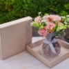 Box vitrine vaso trouxinha em murano com arranjo delicado - Imagem 2