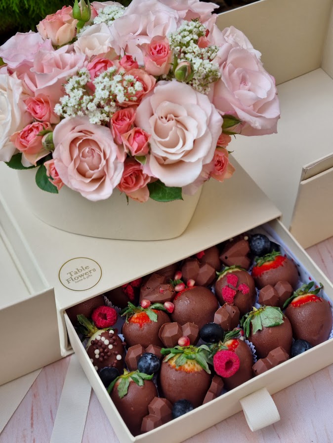 Flowerbox Surpresa Strawberries cor marfim