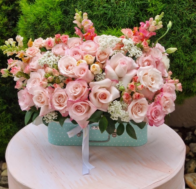 Flowerbox Maleta Amanda Rosas e Macarons