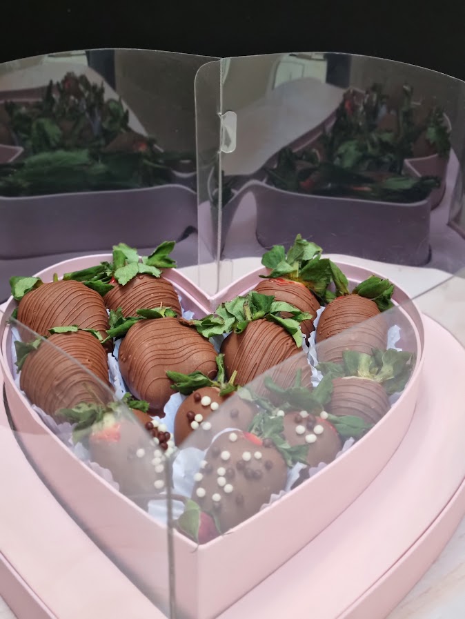 Heart Box Morangos cobertos com Chocolate - Imagem 2