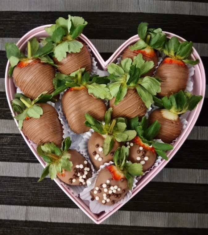 Heart Box Morangos cobertos com Chocolate - Imagem 4