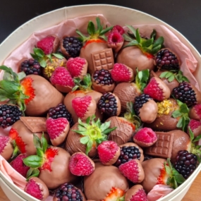 Alternative view of La Belle off white mix de berries