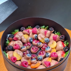 Alternative view of La Belle Black mix de berries e damascos