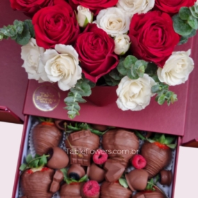 Alternative view of Flowerbox Surpresa Strawberries Bordô