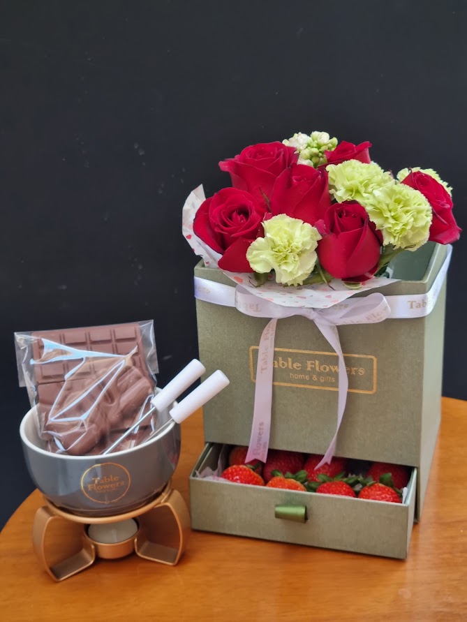 Kit Foundue Morangos e chocolate belga