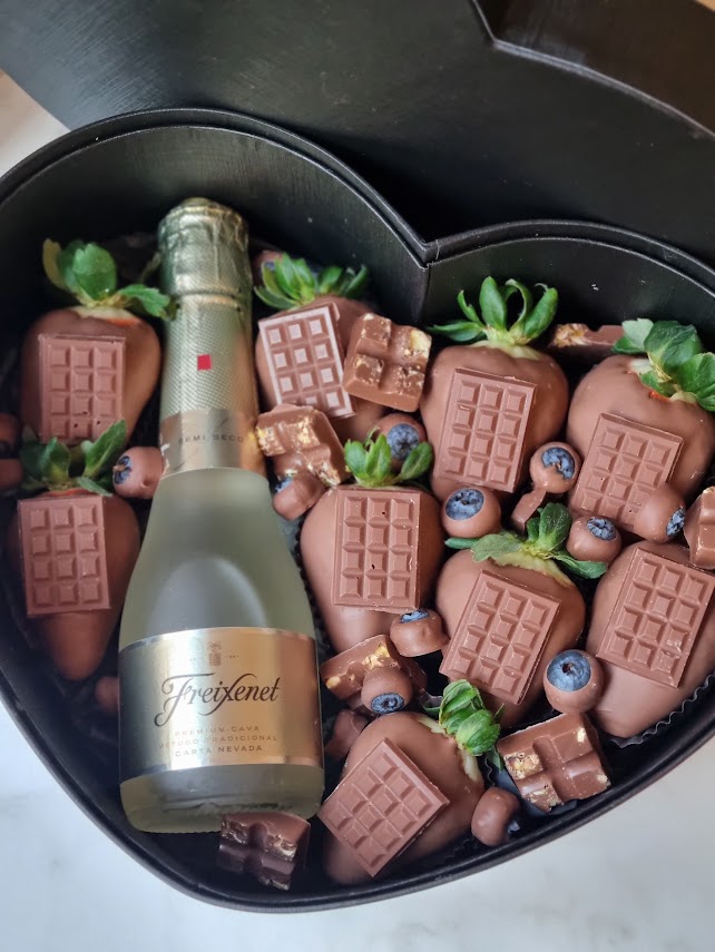 Heart box Strawberries e Freixenet - Imagem 2