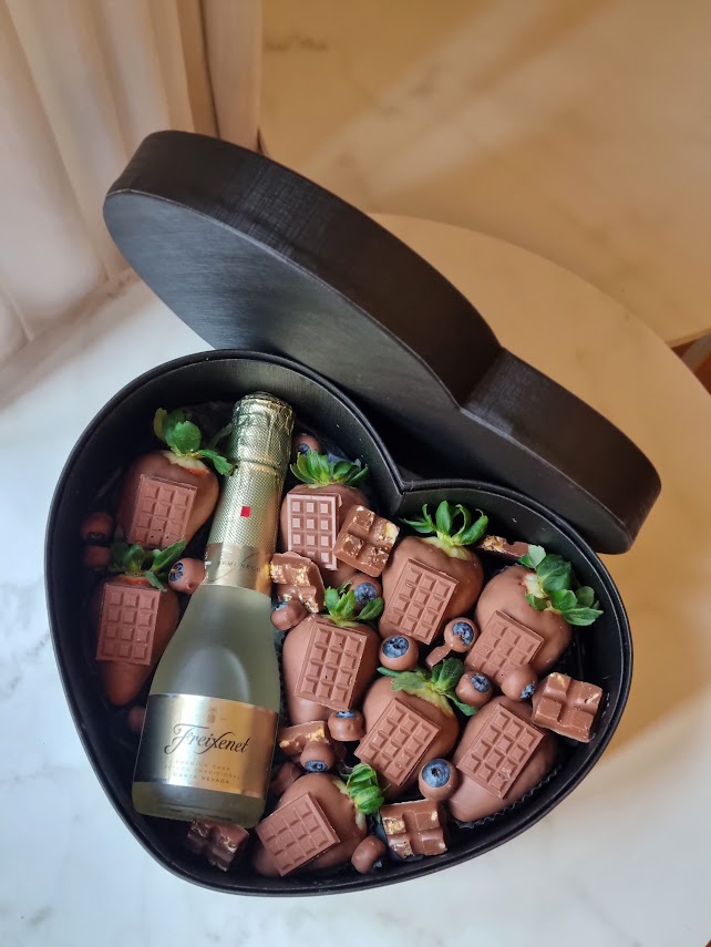 Heart box Strawberries e Freixenet - Imagem 3