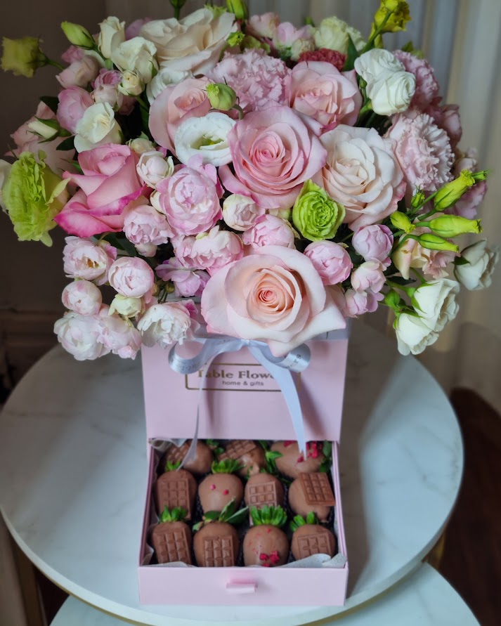 Flowerbox rosas, lisyanthus e chocoberry - Imagem 2