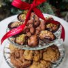 Prato 2 andares Cookies, Tâmaras recheadas e Bombons de Amendoim - Imagem 2