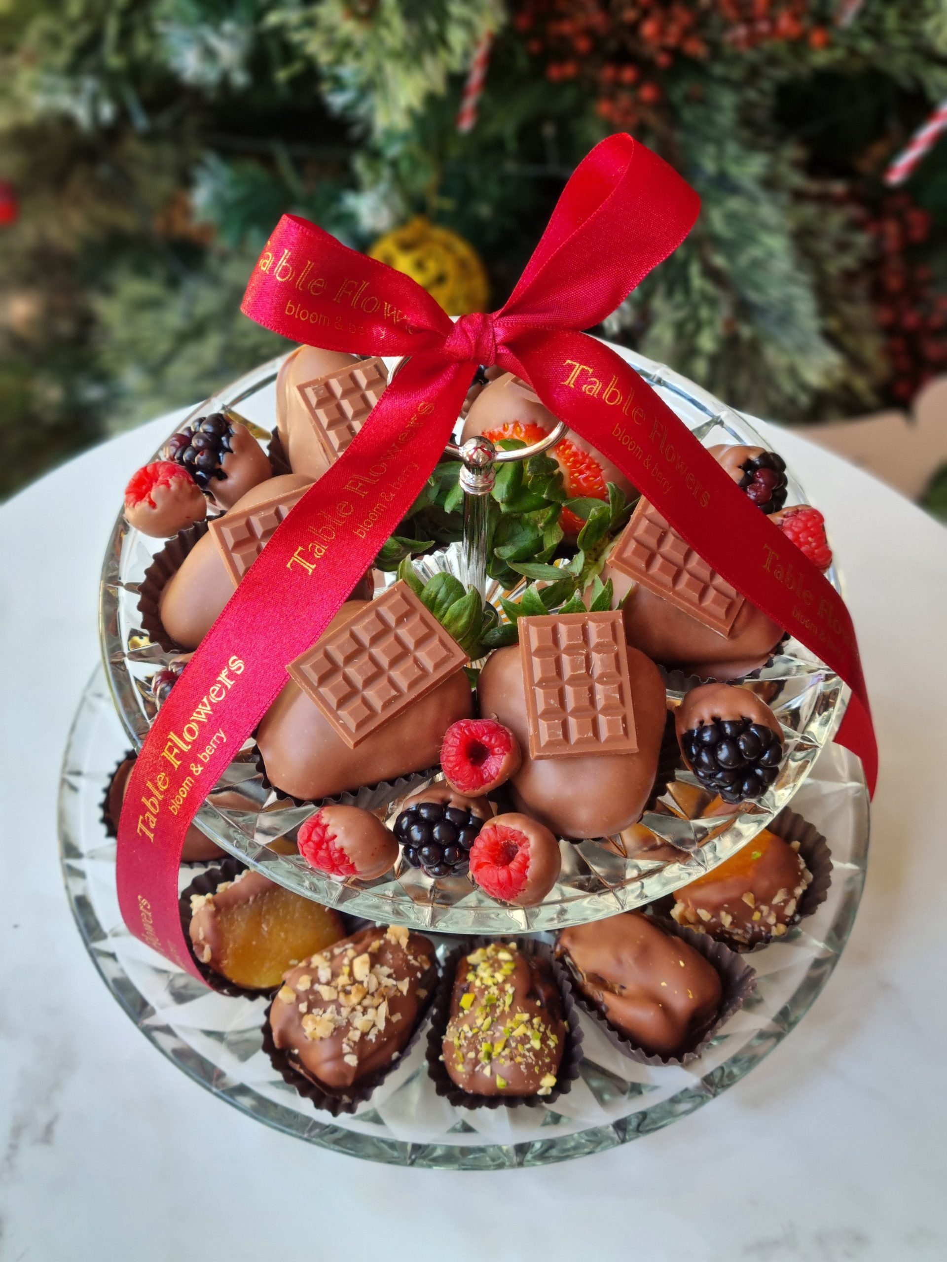 Prato 2 andares cristal com chocoberries, damascos e tâmaras - Imagem 2