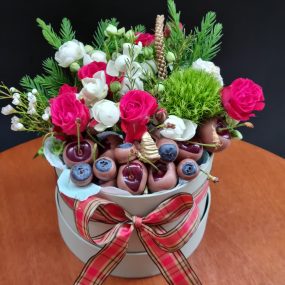 Alternative view of Flowerbox Natalina Flores e Chocoberry