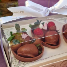 Alternative view of Trio de Ovos com Chocoberry 300gr