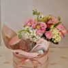 Box Isabelle xícara de chá e vaso com flores