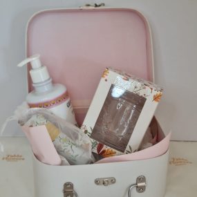 Kit lavabo sabonete Granado, porta algodão e creme para mãos